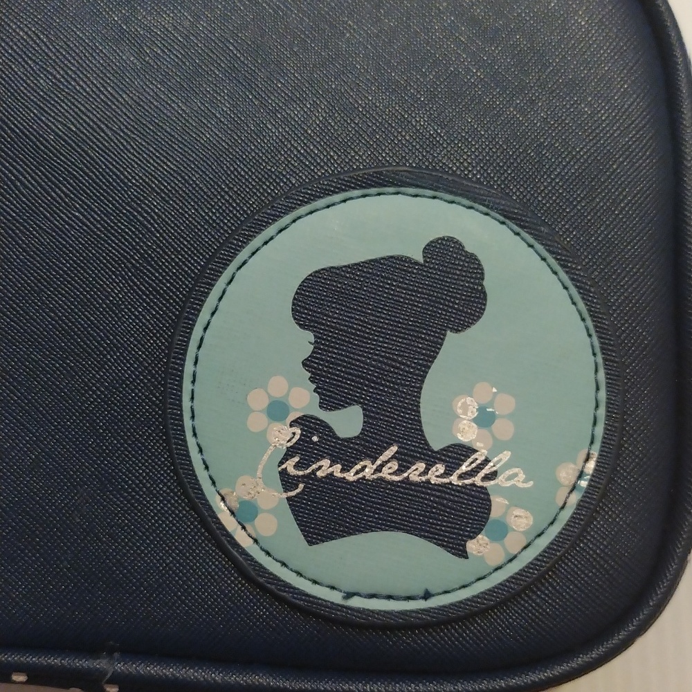 - -Dani Nicole in colab with Disney Cinderella crossbody bag adjustable strap - Picture 3 of 9